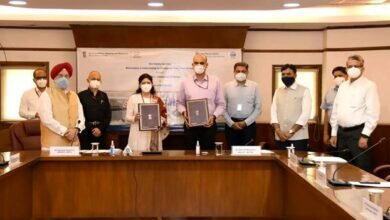 Shipping Ministry and Civil Aviation Ministry signs MoU for development of Sea Plane Services in India today