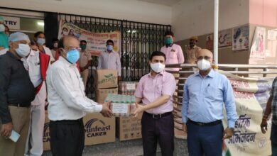Varanasi District Magistrate inspects Hospitals